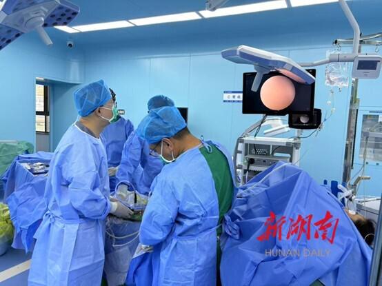 双融配资 山南市藏医医院成功完成首例髌骨习惯性脱位髌骨内侧韧带重建术
